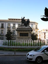 Socha kráľovnej a Kolumba