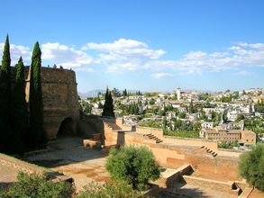 Alhambra a pohľad na starú štvrť Albaycin