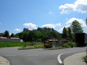 Parkovisko, kde sa prestupuje z autobusu na vláčik