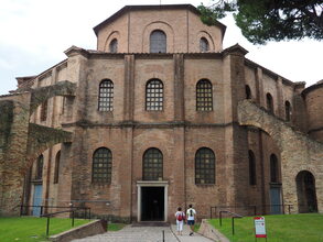 Basilica di San Vitale (527–547)