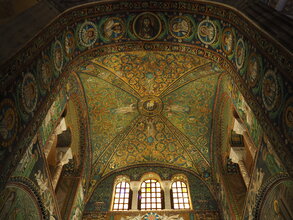 Basilica di San Vitale (527–547)