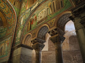 Basilica di San Vitale (527–547)